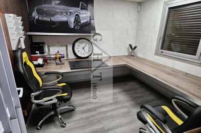 Local industriel  4200 €