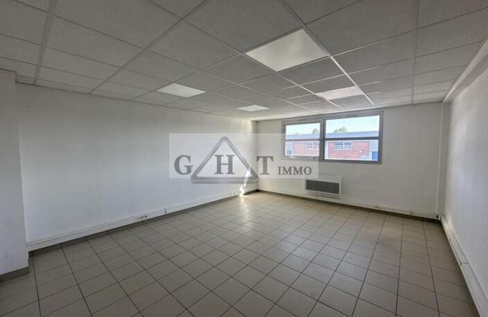 ENTREPOT/ BUREAU A LOUER CHAMBLY — photo 4