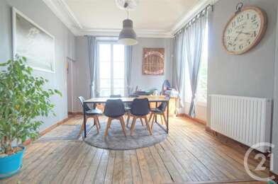 Maison 6 pièces 1350 €