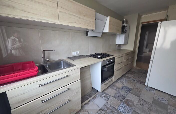 T2 meublé avec balcon et ascenseur en cœur de ville de Montargis – Parking privé — photo 5
