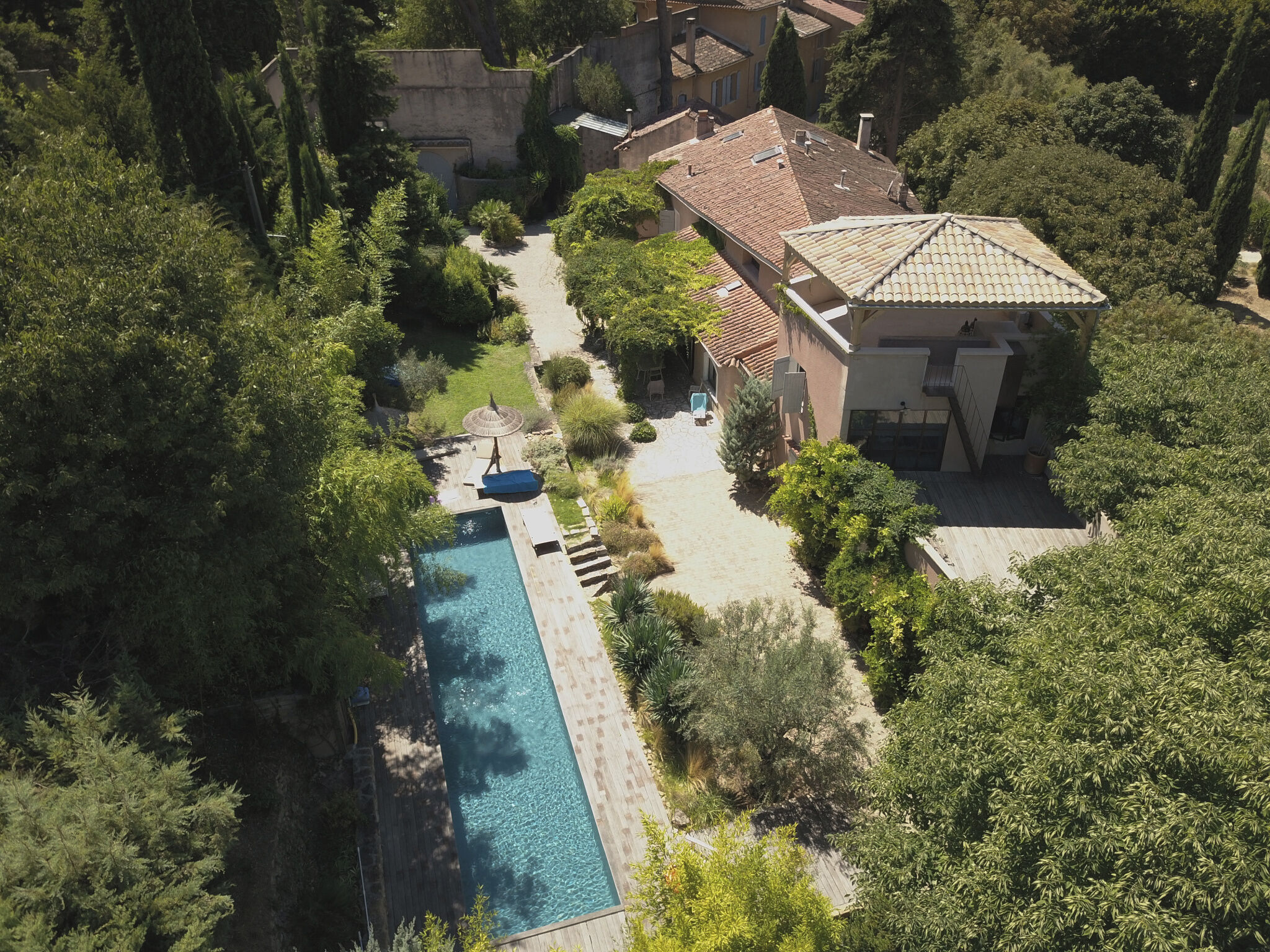 Propri&eacute;t&eacute;  T10 à vendre Cassis 13260