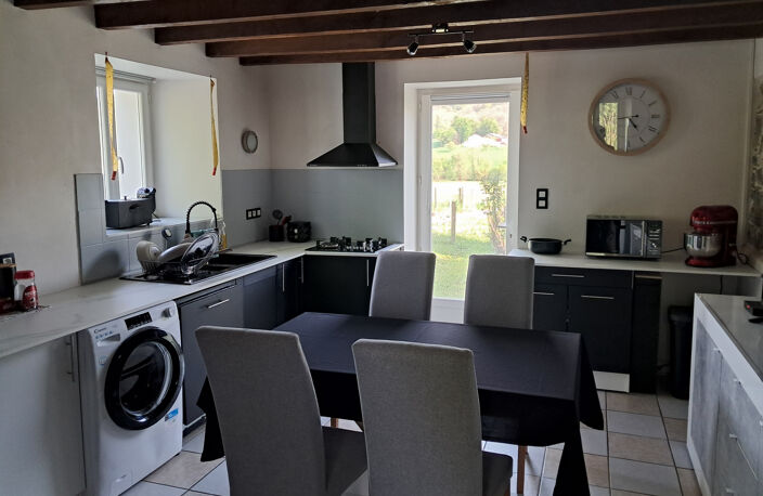 Beau T4 rénové en duplex — photo 3