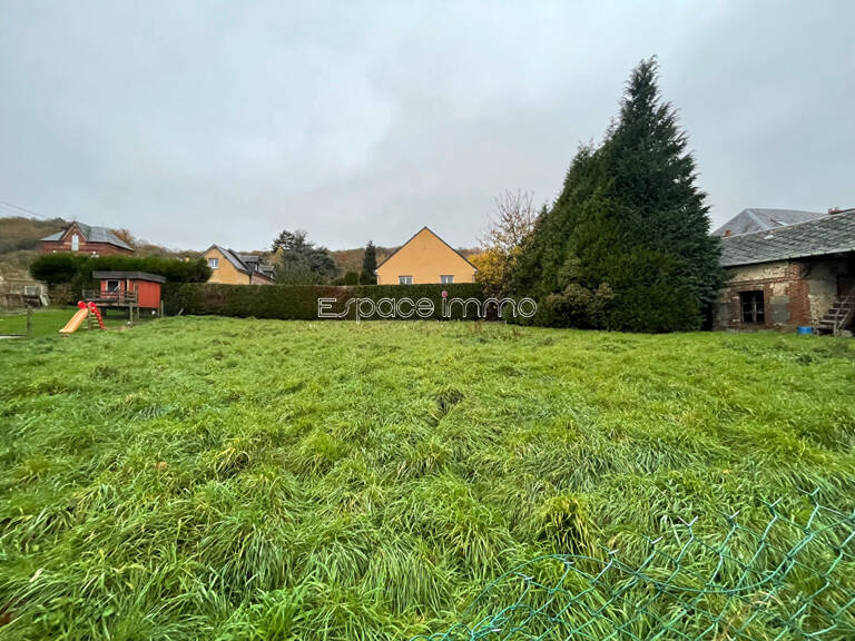 Terrain plat proche du bourg de Montville - divisible en 2 lots - 880m² — photo 1