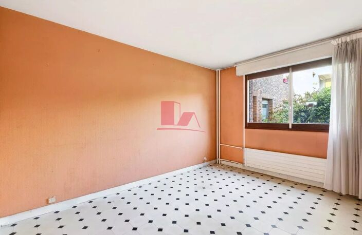 ISSY - LA FERME - 4/5 pièces à rénover de 89 m² cave et parking — photo 4