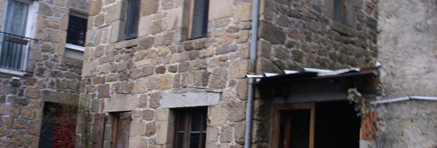 Immeuble  209 m² à vendre à Saint-Agrève (07320)