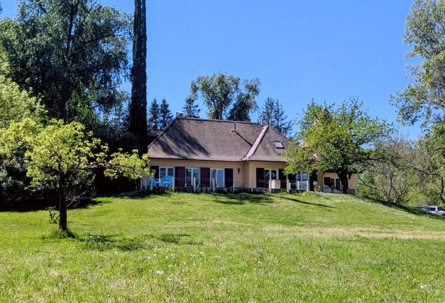 Domaine rare avec dépendances et piscine — photo 1