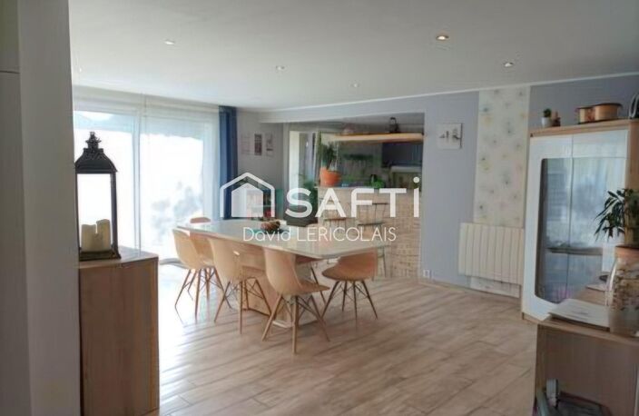 MAISON DE BOURG TRES SPACIEUSE AVEC BEAU TERRAIN — photo 2