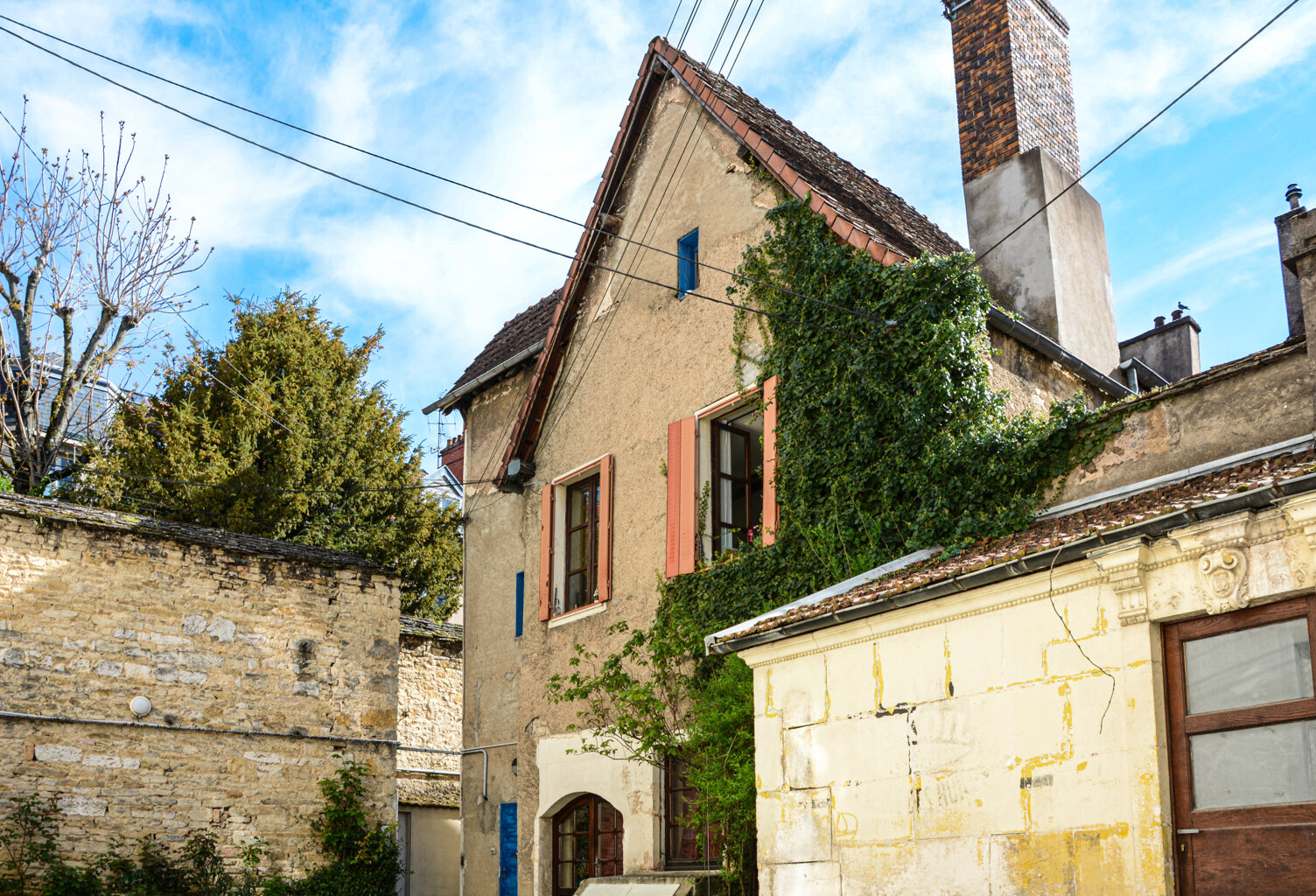 DUPLEX DANS UNE MAISON DE VILLE DU 15éme siecle — photo 1