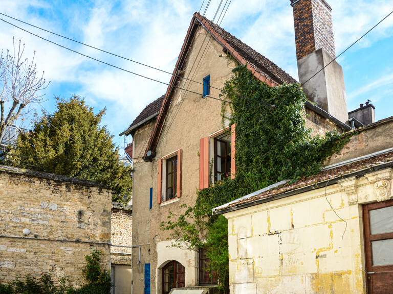 DUPLEX DANS UNE MAISON DE VILLE DU 15éme siecle — photo 1