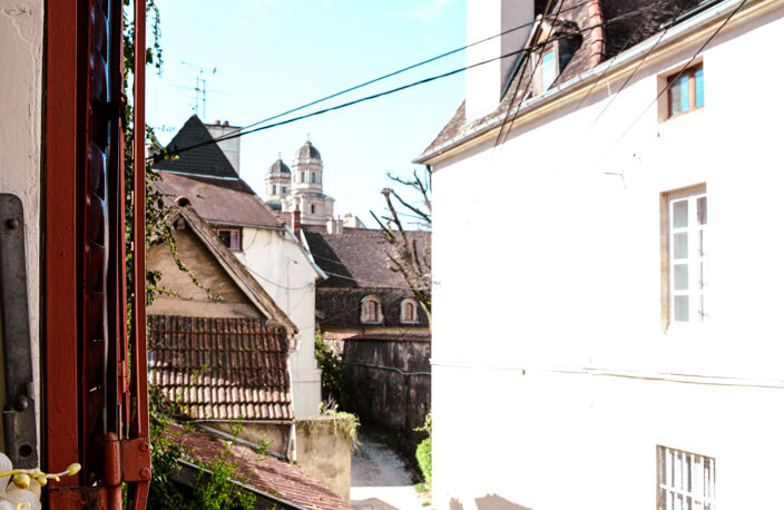 DUPLEX DANS UNE MAISON DE VILLE DU 15éme siecle — photo 3