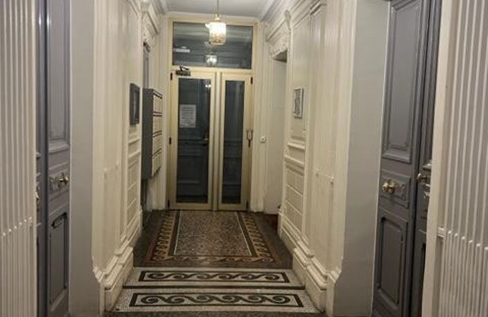 Vente appartement 1 pièce 8 m² Paris 8 (75008) — photo 2
