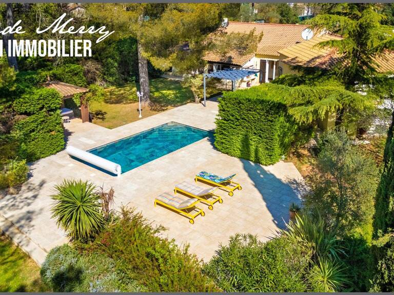 Villa de plain-pied de 195 m 2 habitable - piscine - garage - terrain de plus de 2900 m2 entièrement plat et clôturé - propriété parfaitement entretenue — photo 1
