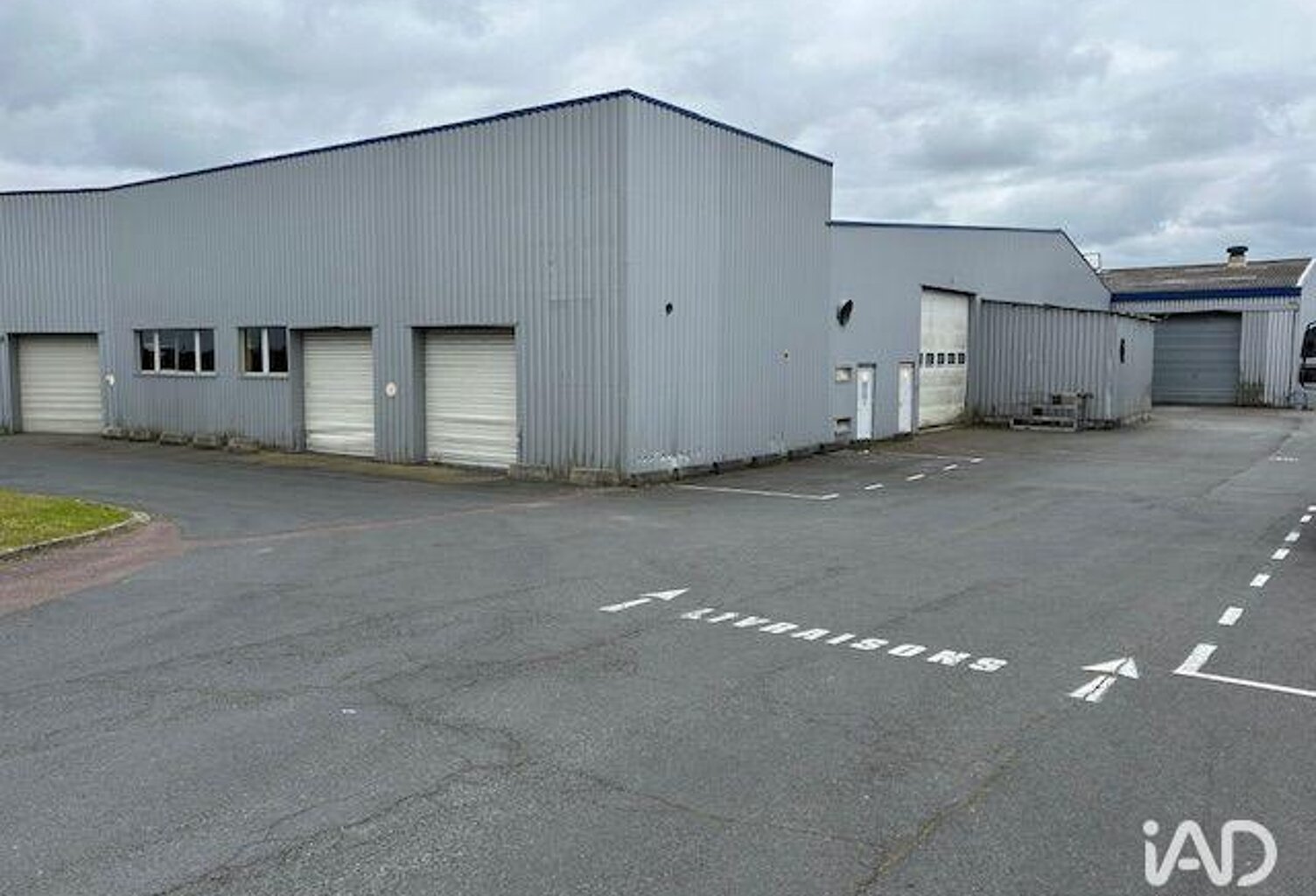 Vente Boutique/Local commercial 1 200 m&sup2; — photo 1