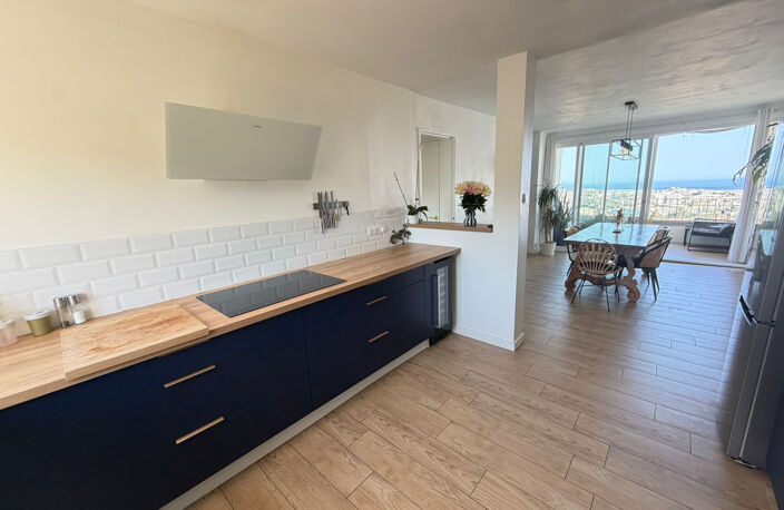 ROUVIERE : APPARTEMENT TYPE 3/5 80M2  ETAGE TRES ELEVE bénéficiant d'une magnifique vue mer. — photo 4
