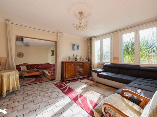 Maison de ville de 5 pièces principales — photo du bien