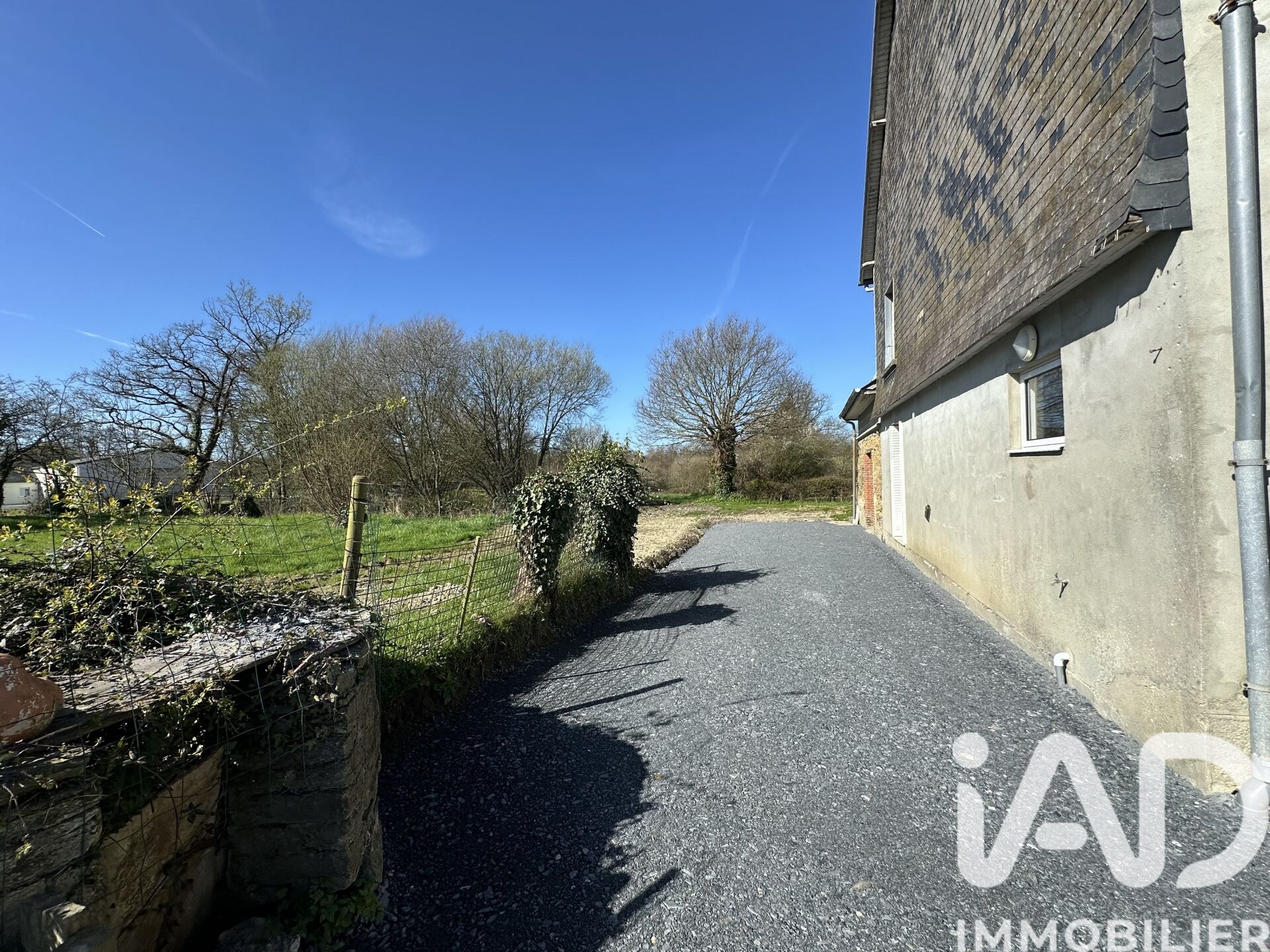Location Maison traditionnelle 4 pièces - Photo 2