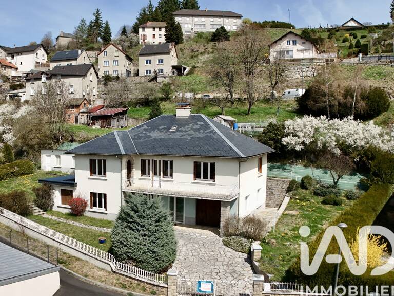 Vente Maison/villa 8 pièces — photo 1