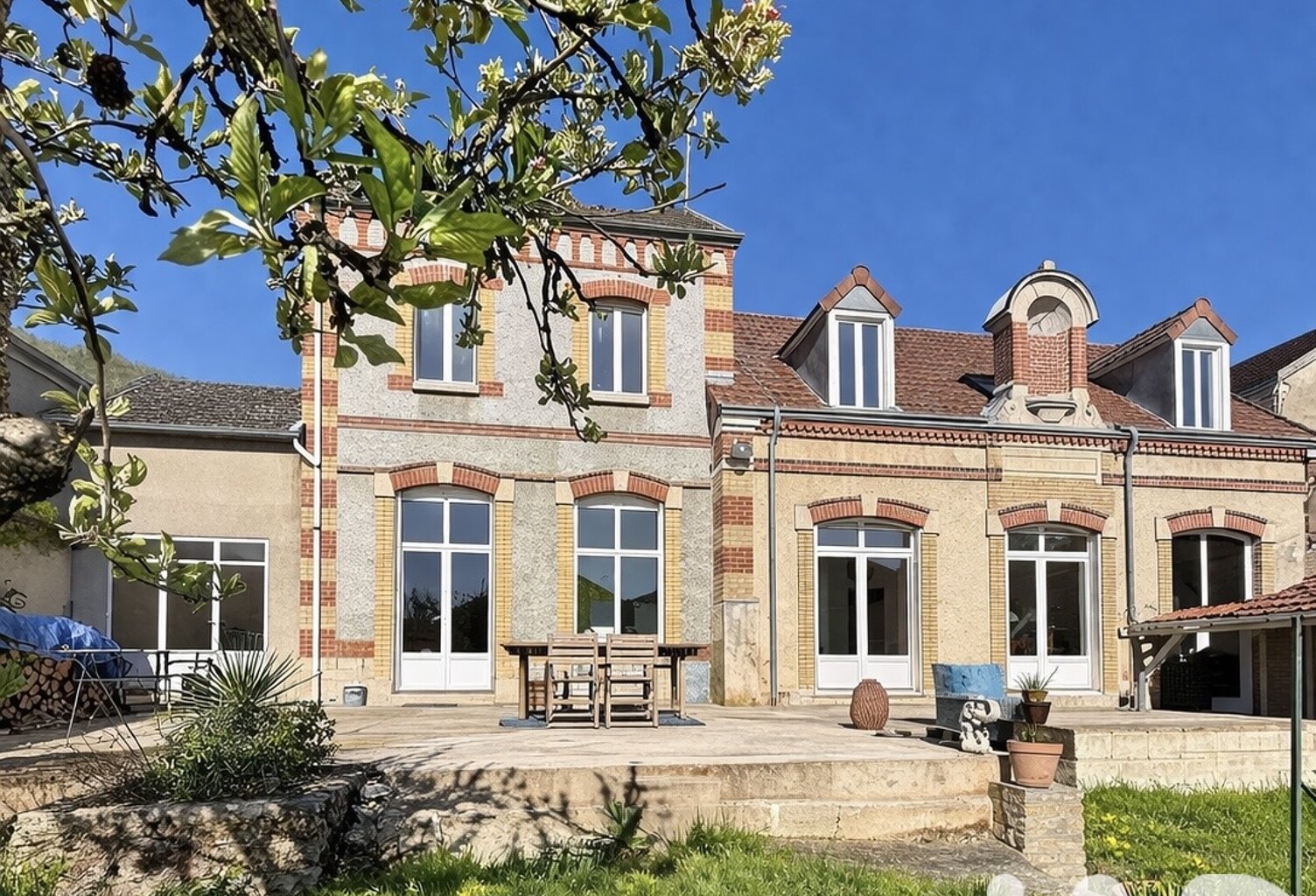 Vente Maison/villa 8 pièces — photo 1