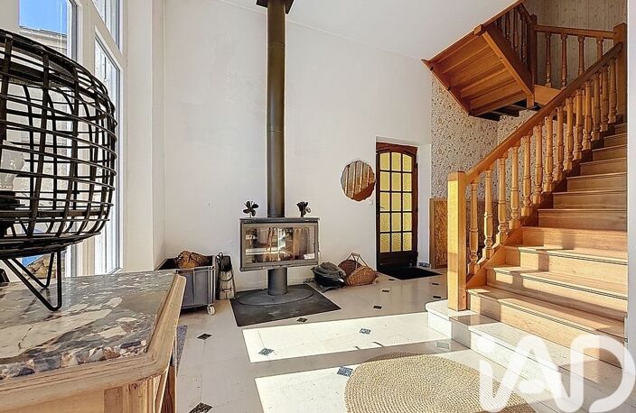 Vente Maison/villa 8 pièces — photo 2