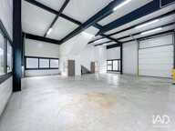 Location Local d'activités 270 m&sup2; — photo 2
