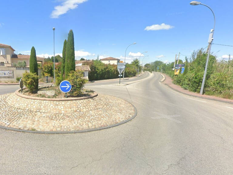 Lot de 8 parkings en sous-sol à Châteauneuf-de-Gadagne — photo 1
