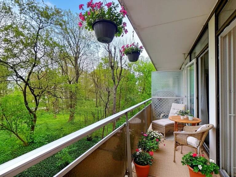 Bel Appartement T4 Lumineux avec balcon et cave — photo 1