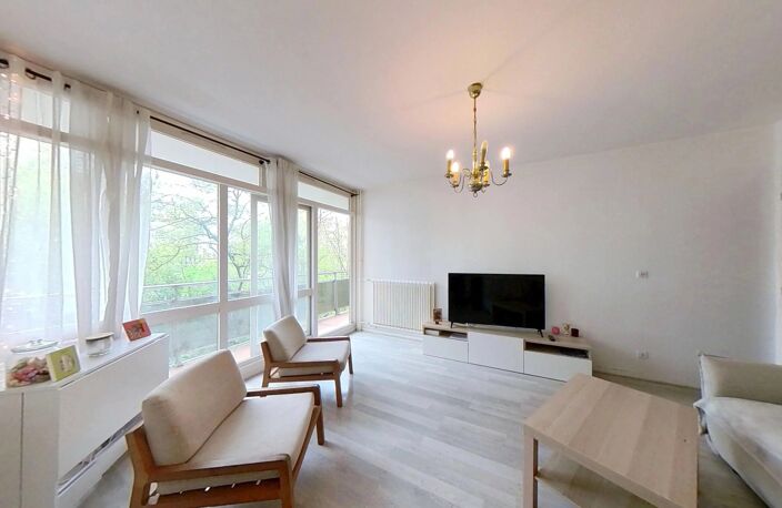 Bel Appartement T4 Lumineux avec balcon et cave — photo 2