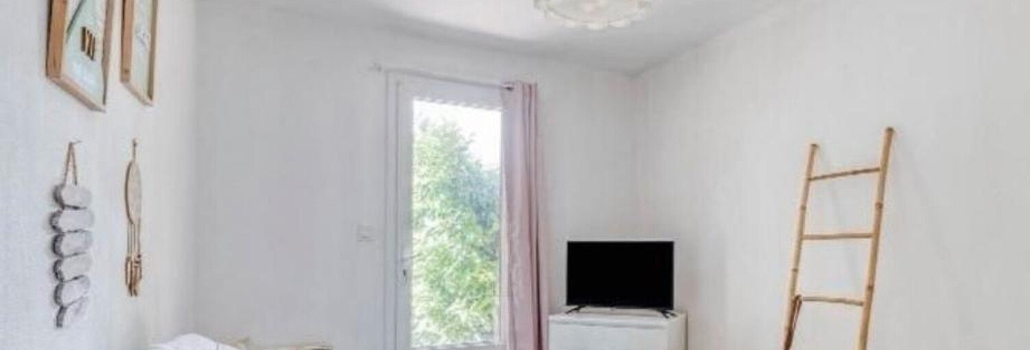 Maison 2 Pièces 45 m² à louer à Les Églisottes-et-Chalaures (33230)