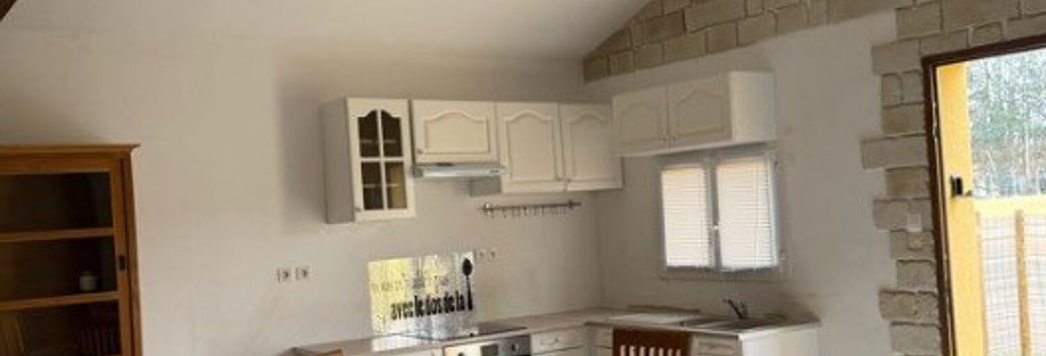 Maison 3 Pièces 50 m² à louer à Les Églisottes-et-Chalaures (33230)