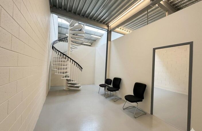 Bien Commercial À Vendre — photo 5
