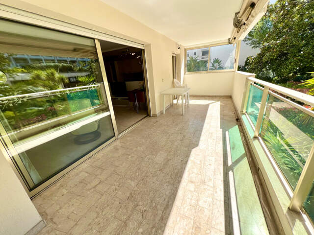 CANNES SECTEUR CROISETTE T2/T3 DE 60M2 TERRASSE 17M2 SUD PAR — photo du bien