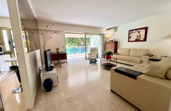 CANNES SECTEUR CROISETTE T2/T3 DE 60M2 TERRASSE 17M2 SUD PAR — photo 2