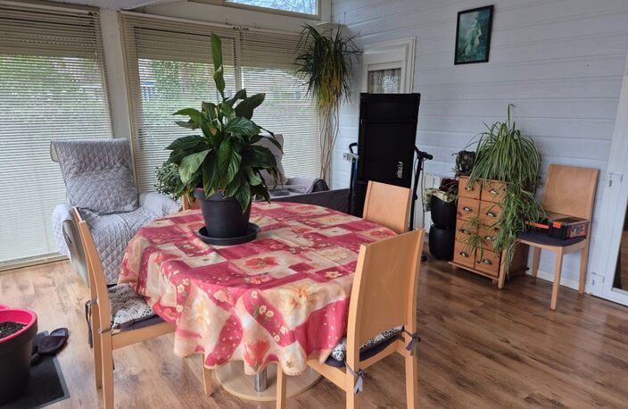 LA TRANCHE SUR MER A 15 MIN DANS RESIDENCE AVEC PISCINE CHALET BOIS 3 CHAMBRES AVEC VERANDA ET JARDIN — photo 5
