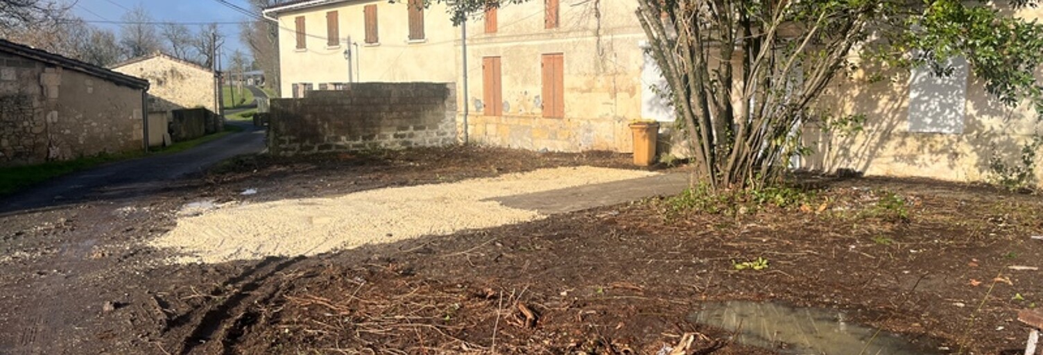 Immeuble  350 m² à vendre à Saint-Savin (33920)