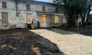 Immeuble  350 m² à vendre à Saint-Savin (33920)