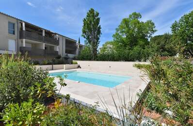 Appartement de type T2 avec terrasse et stationnement Uzès à pie — photo du bien