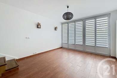 Appartement 3 pièces 223400 €
