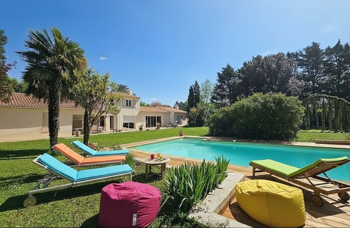 Magnifique propriété de 7 pièces alliant espace, élégance et cadre verdoyant à seulement 10' de LA ROCHELLE — photo 4