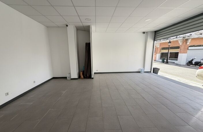Local commercial sur axe passant — photo 5