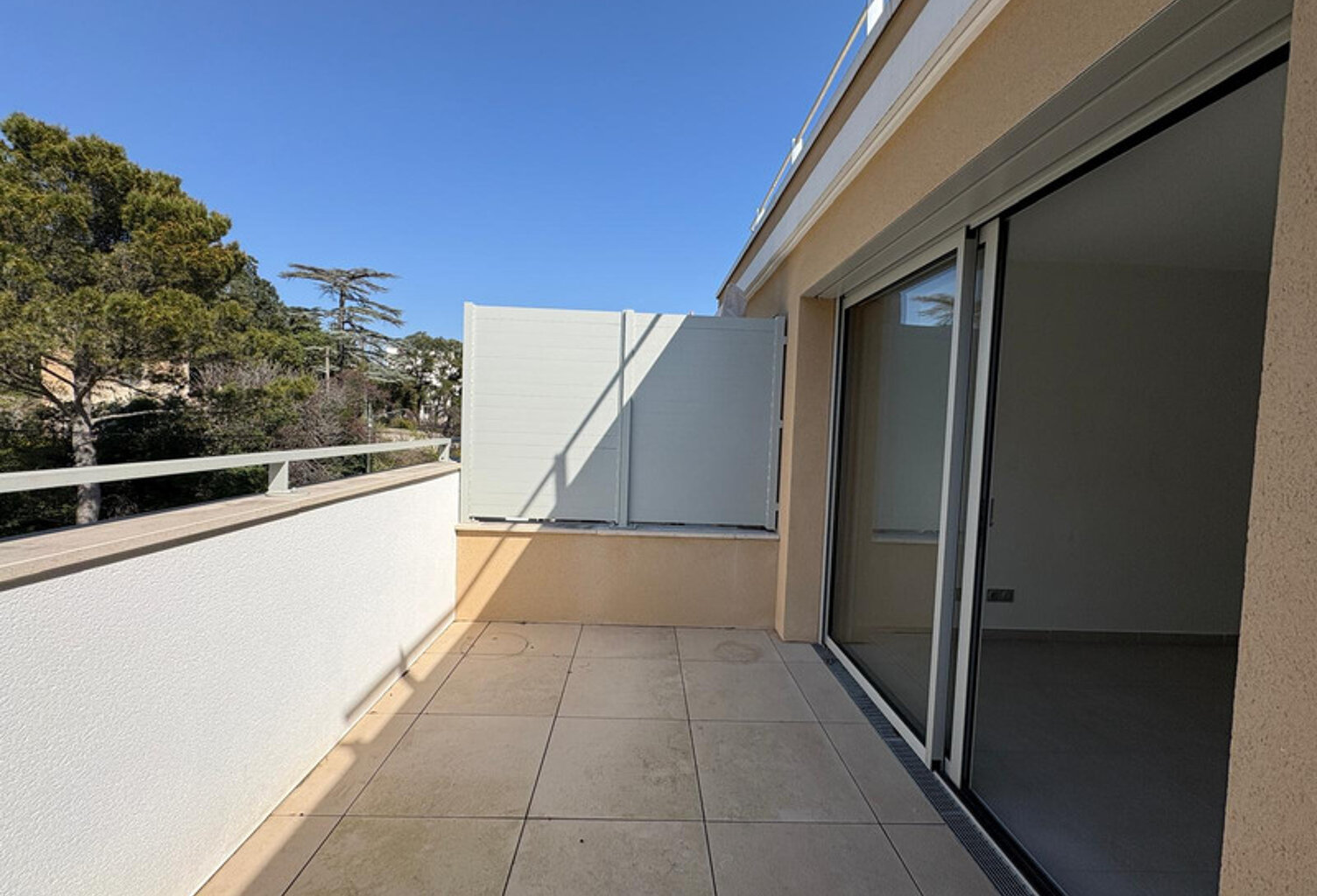 T3 Dernier étage 60m² – Terrasse plein sud – Ascenseur + Parking – Aix Bellegarde — photo 1