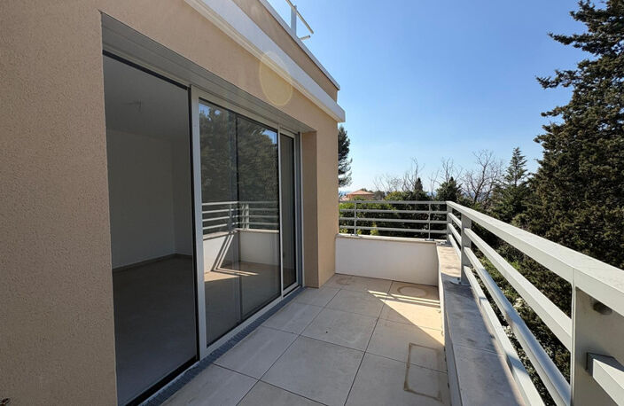 T3 Dernier étage 60m² – Terrasse plein sud – Ascenseur + Parking – Aix Bellegarde — photo 3