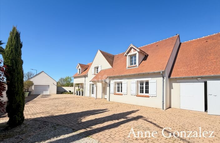 OLIVET SUD, à vendre superbe maison familiale de plus de 200 m2 avec maison d'amis et piscine chauffée dans un environnent calme et privilégié - — photo 2