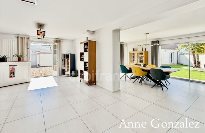 OLIVET SUD, à vendre superbe maison familiale de plus de 200 m2 avec maison d'amis et piscine chauffée dans un environnent calme et privilégié - — photo 5