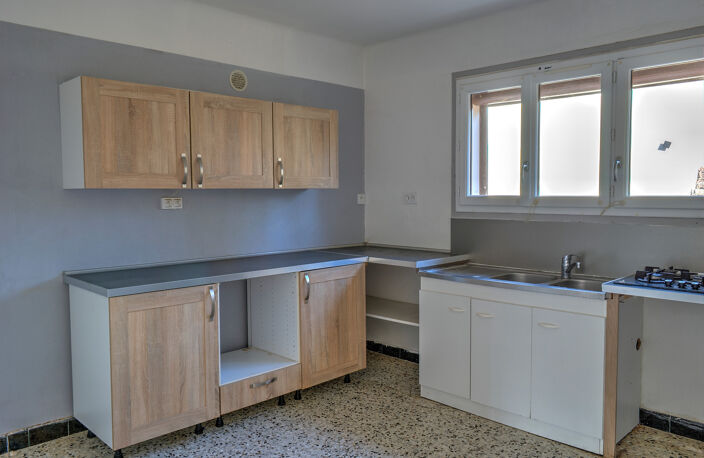 GENAY (69) - Maison 141 m² - 7 pièces - 1775 m² de terrain - Fort potentiel — photo 5