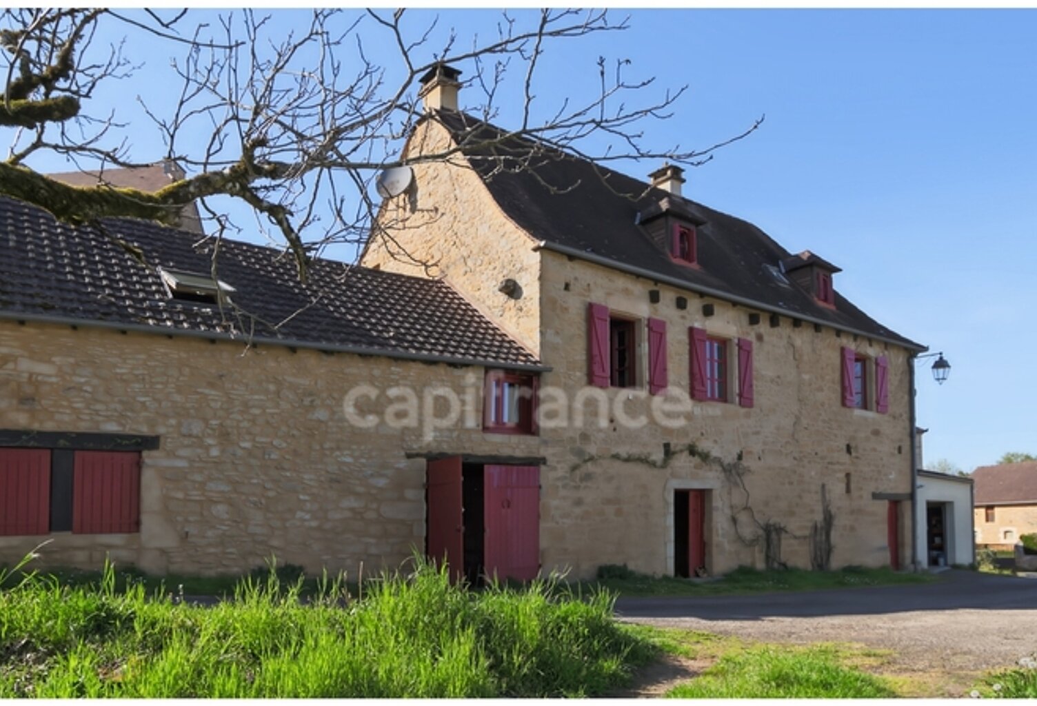 Maison de caractère avec vue château – Milhac — photo 1