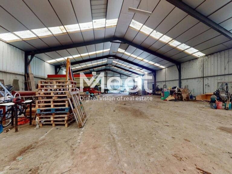 Trois hangars — photo 1