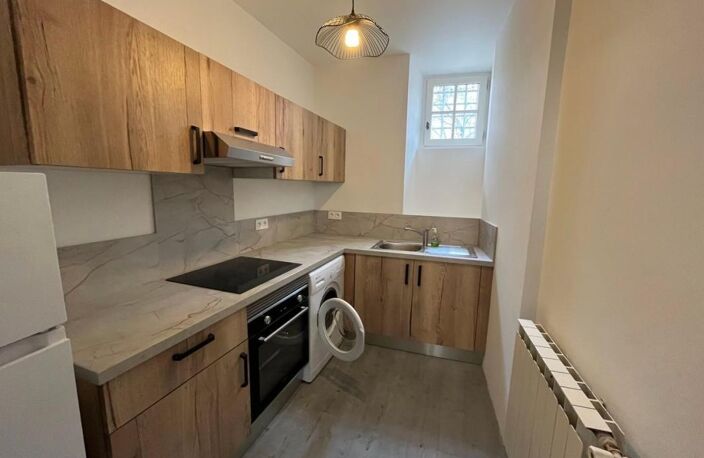 Ensemble immobilier idéalement situé en centre-ville, composé de deux logements à vocation locative — photo 3