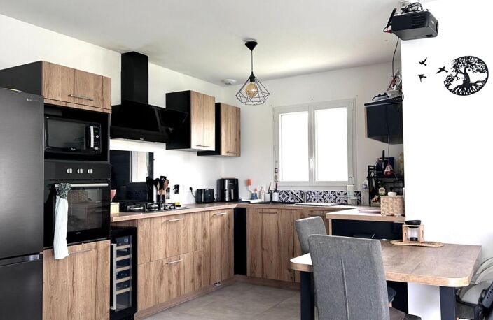 ST JULIEN L'ARS - PLAIN-PIED - 4 CHAMBRES - GARAGE — photo 3