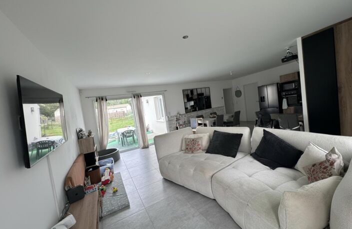 ST JULIEN L'ARS - PLAIN-PIED - 4 CHAMBRES - GARAGE — photo 4