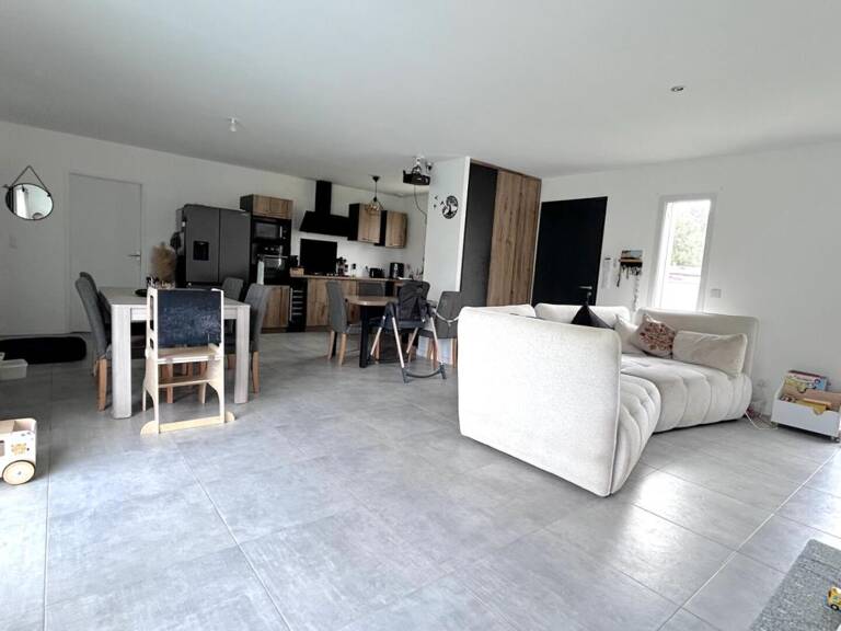 ST JULIEN L'ARS - PLAIN-PIED - 4 CHAMBRES - GARAGE — photo 1